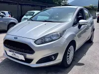 Usata Ford Fiesta 95 CV (69 kW) 2016 Grigio Utilitaria
