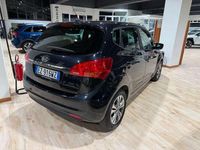 Usata Kia Venga 90 CV (66 kW) 2015 Nero Utilitaria