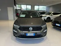 Usata VW T-Roc Style 116 CV (85 kW) 2020 Grigio SUV