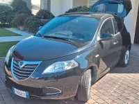 Usata Lancia Ypsilon 69 CV (50 kW) 2016 Nero Utilitaria