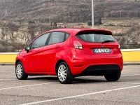 Usata Ford Fiesta 75 CV (55 kW) 2016 Rosso Utilitaria