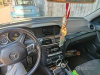 Usata Mercedes C200 136 CV (100 kW) 2012 Grigio Monovolume