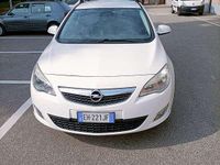 Usata Opel Astra Cosmo 110 CV (80 kW) 2011 Bianco Berlina