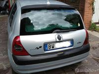 Usata Renault Clio II 75 CV (55 kW) 2001 Grigio Utilitaria