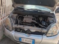 Usata Toyota Yaris 87 CV (63 kW) 2005 Grigio Utilitaria