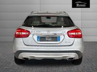 Usata Mercedes GLA200 136 CV (100 kW) 2015 Grigio chiaro metallizzato SUV