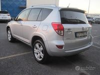 Usata Toyota RAV4 Luxury 177 CV (130 kW) 2009 Argento Berlina