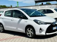 Usata Toyota Yaris Hybrid Active 75 CV (55 kW) 2016 Other Berlina