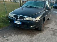 Usata Lancia Ypsilon 80 CV (58 kW) 2001 Nero Utilitaria