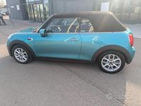 Usata Mini One Cabriolet Hype 102 CV (75 kW) 2020 Caribbean acqua metallic Cabrio