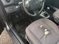 Usata Mazda 2 68 CV (50 kW) 2005 Grigio Utilitaria