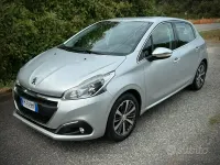 Usata Peugeot 208 82 CV (60 kW) 2018 Grigio Utilitaria