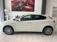 Usata Alfa Romeo Giulietta Distinctive 105 CV (77 kW) 2012 Bianco Utilitaria