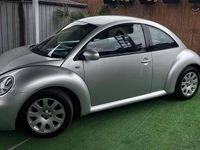 Usata VW New Beetle 101 CV (74 kW) 2002 Argento Utilitaria