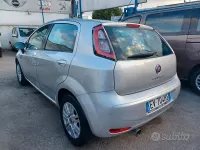 Usata Fiat Punto Lounge 69 CV (50 kW) 2014 Grigio Utilitaria
