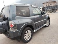 Usata Mitsubishi Pajero Instyle 170 CV (125 kW) 2010 Grigio SUV