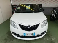 Usata Lancia Ypsilon 95 CV (69 kW) 2015 Bianco Utilitaria