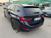 Usata BMW 320e 190 CV (139 kW) 2022 Blu Station wagon