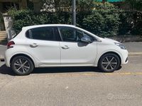 Usata Peugeot 208 Allure 75 CV (55 kW) 2016 Bianco Utilitaria