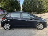 Usata Peugeot 208 Active 82 CV (60 kW) 2016 Bluazzurro Utilitaria