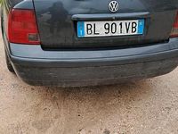 Usata VW Passat 115 CV (84 kW) 2000 Blu Berlina