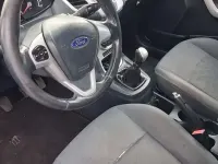 Usata Ford Fiesta Titanium 69 CV (50 kW) 2012 Grigio Berlina