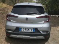 Usata Renault Captur Techno 101 CV (74 kW) 2024 Argento SUV