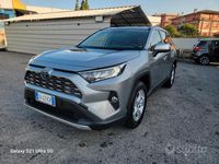 Usata Toyota RAV4 Hybrid Active 218 CV (160 kW) 2020 Grigio SUV
