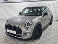 Usata Mini Cooper Business 135 CV (99 kW) 2019 Argento Utilitaria