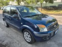 Usata Ford Fusion 80 CV (58 kW) 2012 Blu Utilitaria