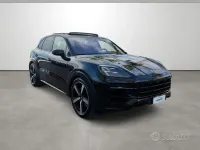 Gebraucht Porsche Cayenne 305 PS (224 kW) 2024 Schwarz SUV