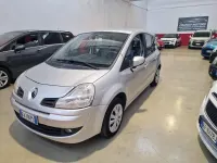 Usata Renault Modus Dynamique 75 CV (55 kW) 2010 Grigio Monovolume