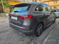 Käytetty Mercedes B180 AMG Line Premium 116 HP (85 kW) 2022 Harmaa Tila-auto
