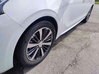 Usata Peugeot 208 Allure 75 CV (55 kW) 2017 Utilitaria