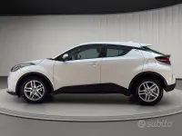 Usata Toyota C-HR Active 122 CV (89 kW) 2023 Bianco SUV