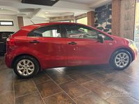 Usata Kia Rio EX 86 CV (63 kW) 2013 Rosso Berlina