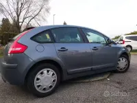 Usado Citroën C4 88 CV (64 kW) 2006 Gris Berlina
