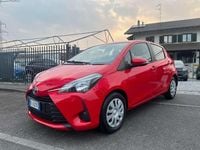 Usata Toyota Yaris Active 69 CV (50 kW) 2017 Rosso Berlina