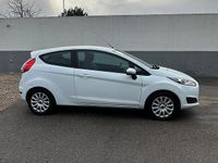 Usata Ford Fiesta 80 CV (58 kW) 2014 Bianco Utilitaria
