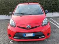 Usata Toyota Aygo Active 67 CV (49 kW) 2012 Rosso Utilitaria