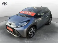 Neu Toyota Aygo X Lounge 72 PS (52 kW) 2025 Blau SUV
