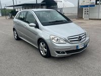 Usata Mercedes B180 110 CV (80 kW) 2005 Grigio Monovolume