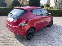 Usata Lancia Ypsilon Gold 69 CV (50 kW) 2021 Rosso Utilitaria