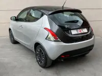 Usata Lancia Ypsilon 69 CV (50 kW) 2014 Argento Utilitaria