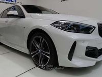 Usata BMW 118 Shadowline 150 CV (110 kW) 2023 Bianco Utilitaria