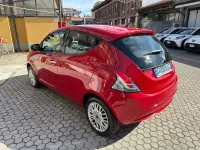 Usata Lancia Ypsilon Silver 69 CV (50 kW) 2017 Rosso Utilitaria