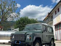 Usata Land Rover Defender SE 122 CV (89 kW) 2010 Verde SUV