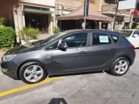 Usata Opel Astra 110 CV (80 kW) 2012 Berlina
