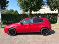 Usata Alfa Romeo 147 Progression 105 CV (77 kW) 2010 Rosso Utilitaria