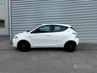Usata Lancia Ypsilon 69 CV (50 kW) 2015 Bianco Utilitaria